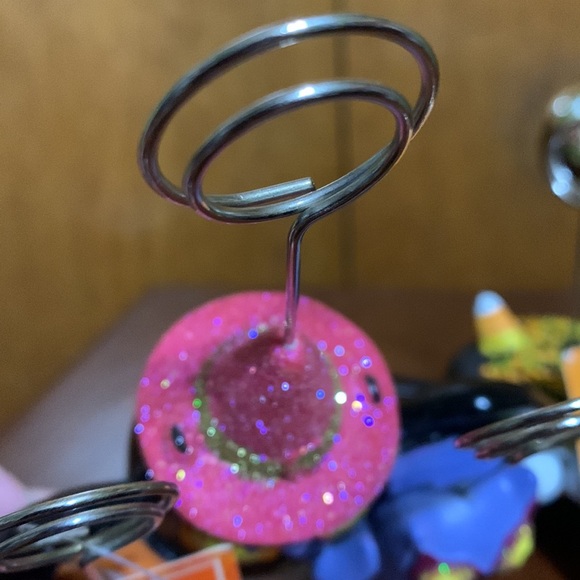 At Home- Halloween 🎃 Decorations- 1.Candy Corn 🕷️ Spider Name or Photo holder - Picture 7 of 8